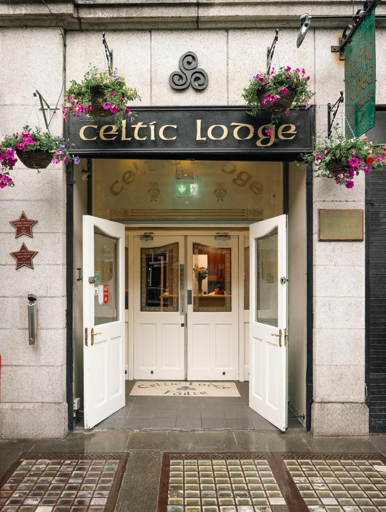 Celtic Lodge Guesthouse - Restaurant & Bar Дублін Екстер'єр фото